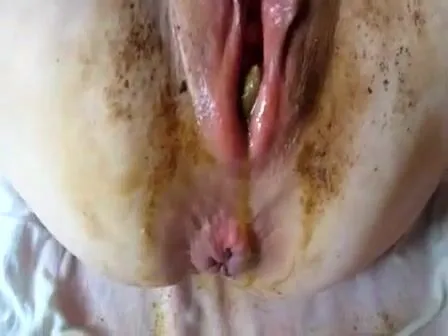 448px x 336px - Scat girl pushes big shit-turd out of her dirty pussy xxx porn video |  Pervert Tube