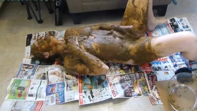 640px x 360px - Short hair scat girl uses a lot of shit to cover her whole body | Pervert  Tube