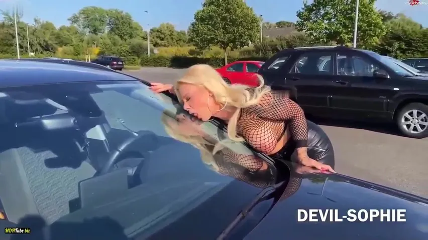 Tow Xxx - Naught MILF ridding a tow hitch then pissing on a windscreen in the car  park xxx porn video | Pervert Porn Tube