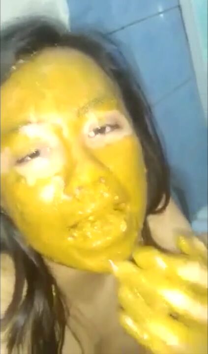 Kinky Thai scat girl eating and smearing shit on her face xxx  