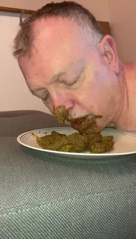 Exposed faggot shiteater Mike Vargo chews on a bite of shit XXX  