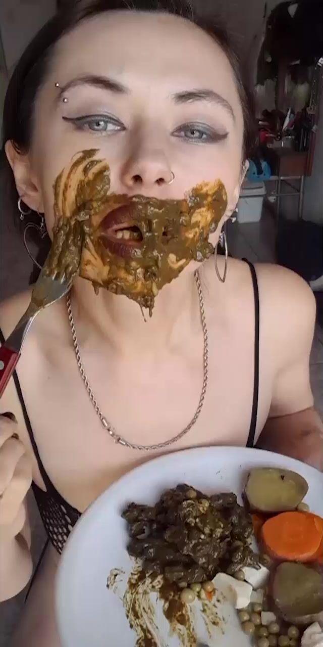 Extreme filthy scat meal and diarrhea by pervert slut - PervertTube.com