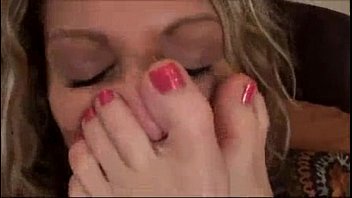 Hot Lesbian Feet Xxx - Lesbian feet sniffing xxx porn video | Pervert Tube